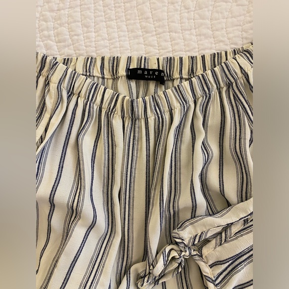 Maven West Off Shoulder Top - Picture 2 of 3